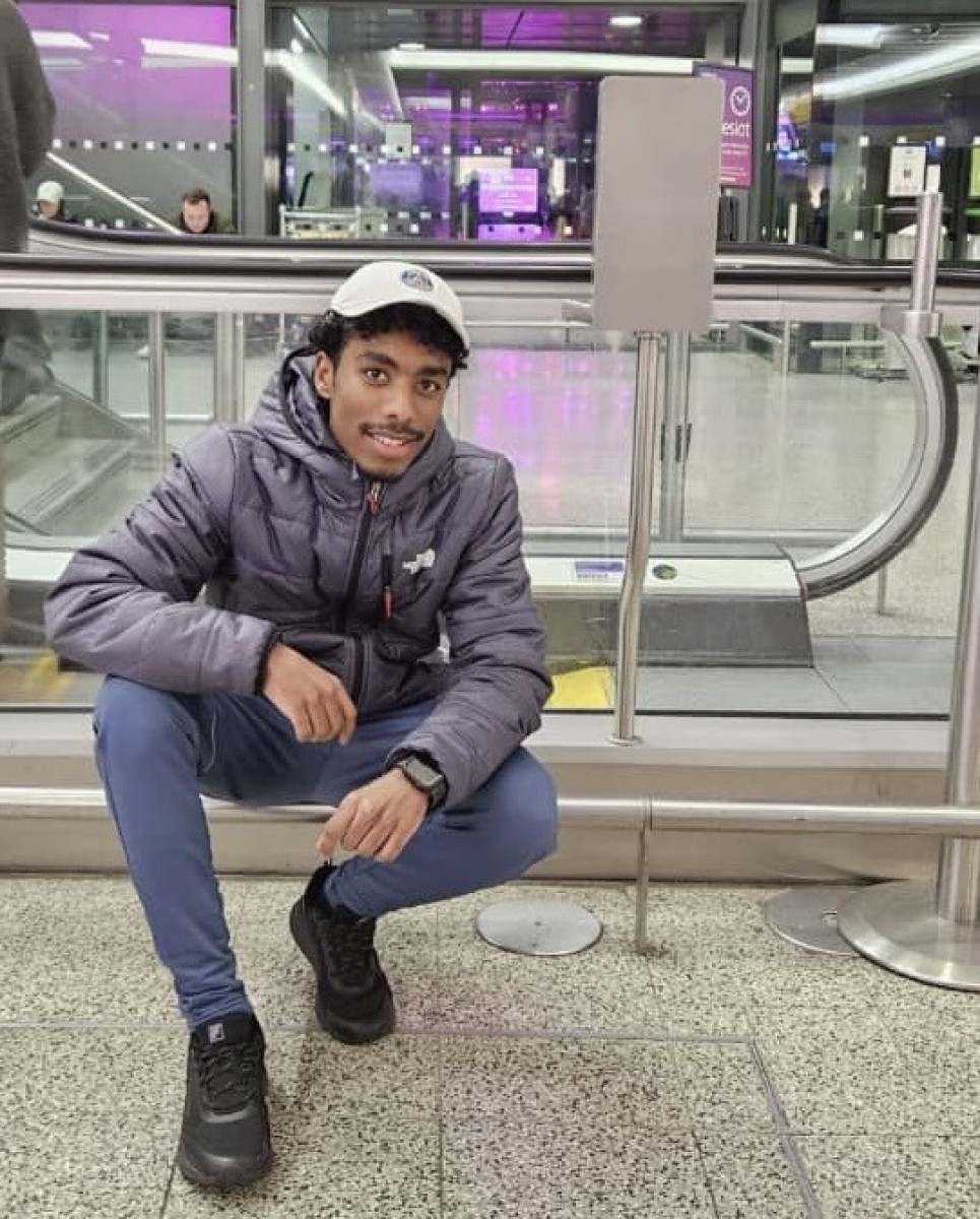 كَيْفَ‮ ‬نجح‮ "‬روس‮" ‬على‮ ‬طريق‮ ‬الأمل‮ ‬من‮ ‬عدن‮ ‬إلى‮ ‬لندن‮ ‬؟