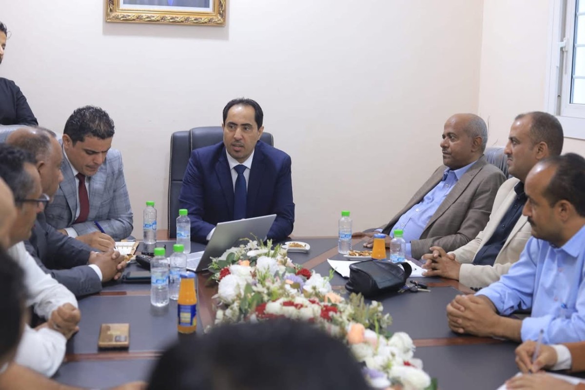 صندوق رعاية النشء والشباب والرياضة يستكمل صرف المستحقات المالية للشركة المنفذة لمشروع إعادة تأهيل ملعب الشهداء والأهلي بتعز
