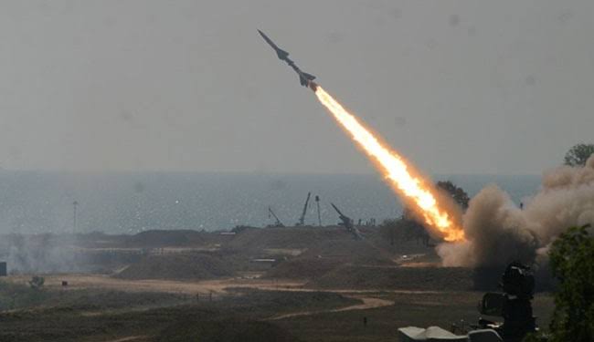 شاهد.. فيديو لسقوط الصاروخ الباليستي الذي أطلقته مليشيا الحوثي على المنطقة الصناعية بجازان