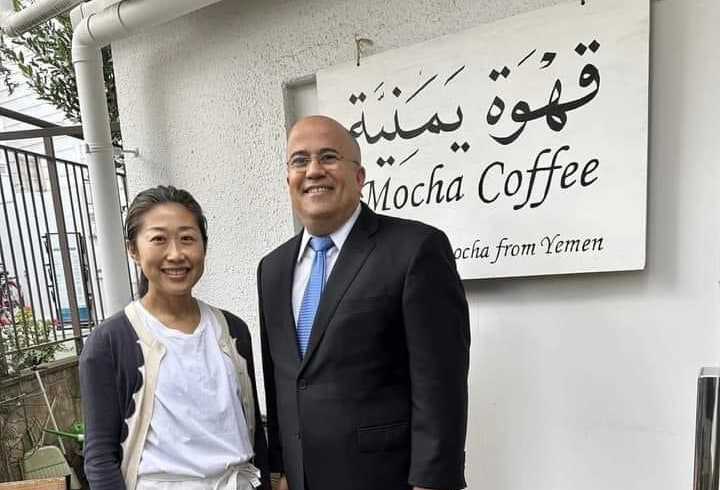 امرأة يابانية تمتلك مقهى مختص بالقهوة اليمنية في طوكيو
